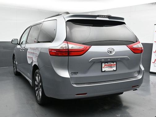 2018 Toyota Sienna LE