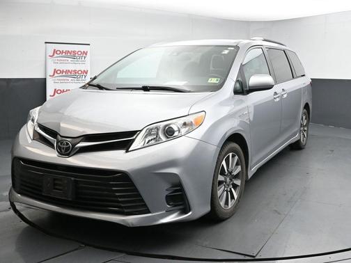 2018 Toyota Sienna LE
