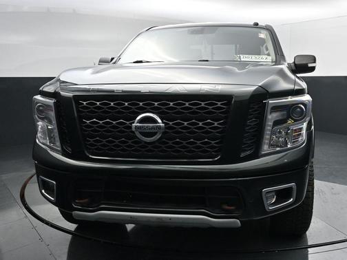 Midnight Pine Metallic 2019 Nissan Titan PRO-4X