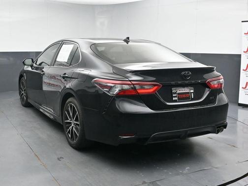 Midnight Black Metallic 2024 Toyota Camry SE