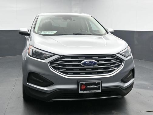 Iconic Silver Metallic 2022 Ford Edge SEL