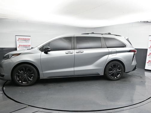 2023 Toyota Sienna XSE 7 Passenger