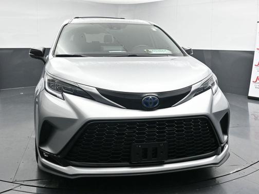2023 Toyota Sienna XSE 7 Passenger