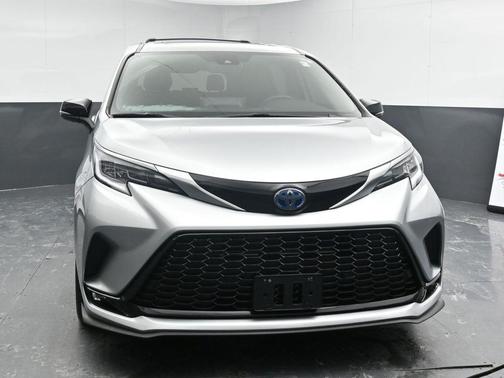 2023 Toyota Sienna XSE 7 Passenger