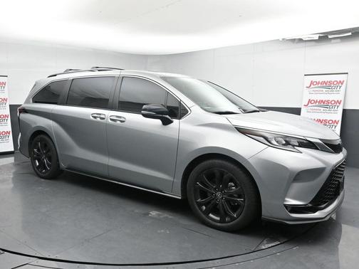 2023 Toyota Sienna XSE 7 Passenger