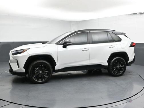 2023 Toyota RAV4 Hybrid SE