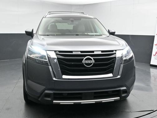 2023 Nissan Pathfinder SL 4WD
