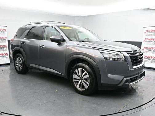 2023 Nissan Pathfinder SL 4WD