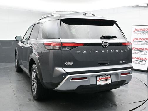 2023 Nissan Pathfinder SL 4WD