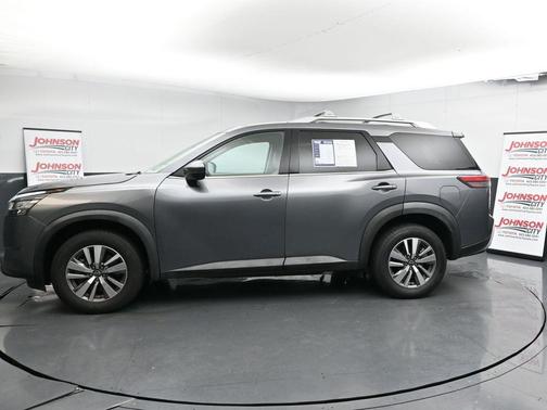 2023 Nissan Pathfinder SL 4WD