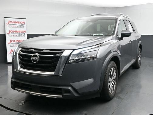2023 Nissan Pathfinder SL 4WD