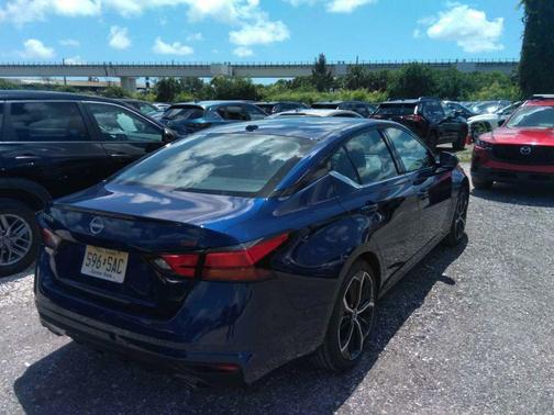 Deep Blue Pearl 2023 Nissan Altima SR FWD