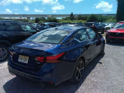 Deep Blue Pearl 2023 Nissan Altima SR FWD