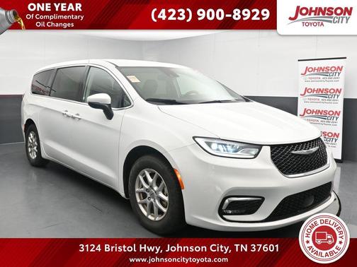Bright White Clearcoat 2023 Chrysler Pacifica Touring L