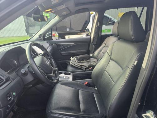 Crystal Black Pearl 2021 Honda Pilot AWD Special Edition