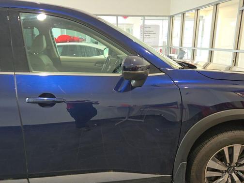 Deep Ocean Blue Pearl 2023 Nissan Pathfinder SL FWD