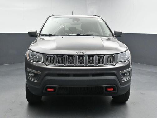 Granite Crystal Metallic Clearcoat 2021 Jeep Compass Trailhawk