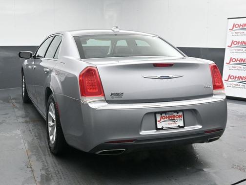 2015 Chrysler 300 Limited