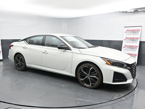 2023 Nissan Altima SR FWD