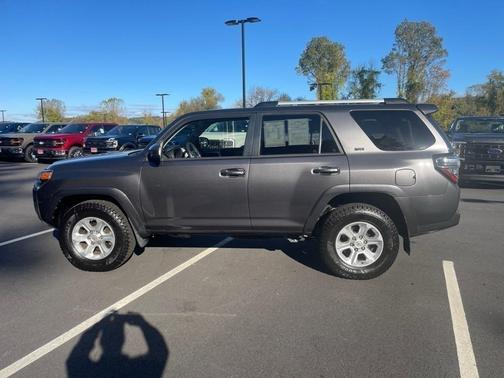 2020 Toyota 4Runner SR5