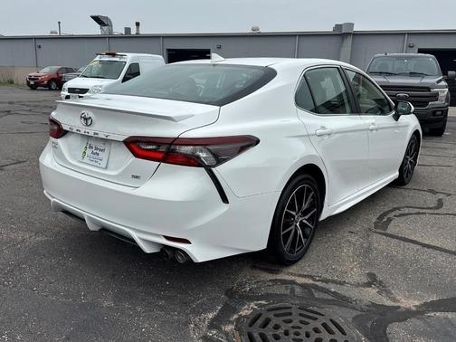 2022 Toyota Camry SE