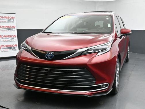 2023 Toyota Sienna Platinum 7 Passenger