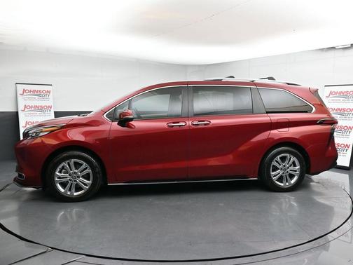 2023 Toyota Sienna Platinum 7 Passenger