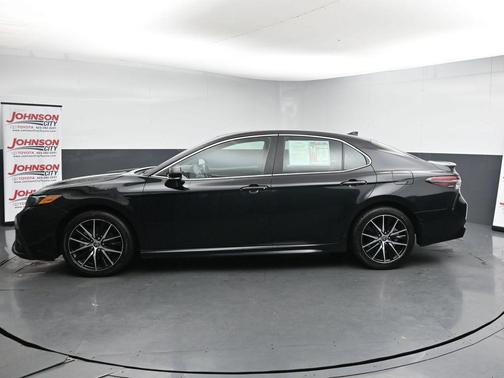 Midnight Black Metallic 2023 Toyota Camry SE