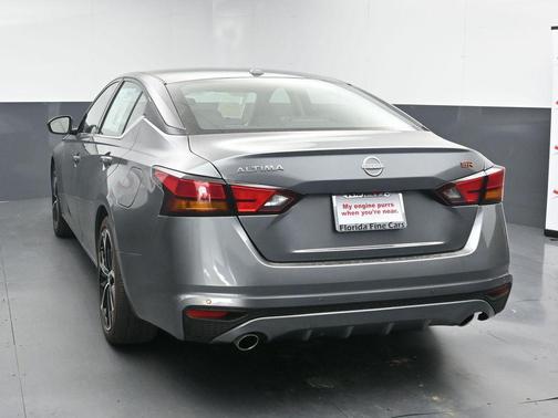 Gun Metallic 2024 Nissan Altima SR FWD