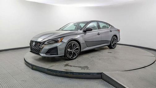 Gun Metallic 2024 Nissan Altima SR FWD