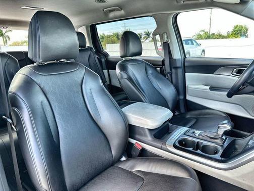 Panthera Metal 2024 Kia Carnival LX