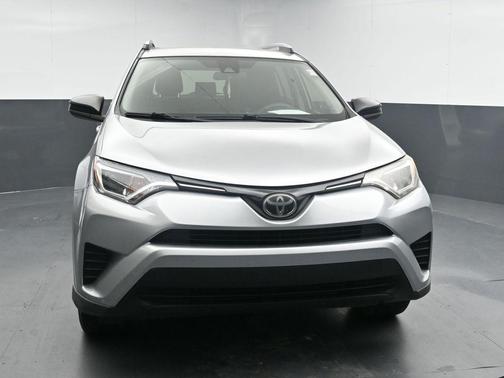 Silver Sky Metallic 2018 Toyota RAV4 LE