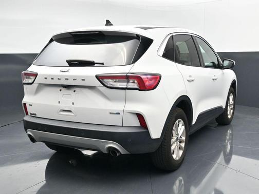Oxford White 2020 Ford Escape SE