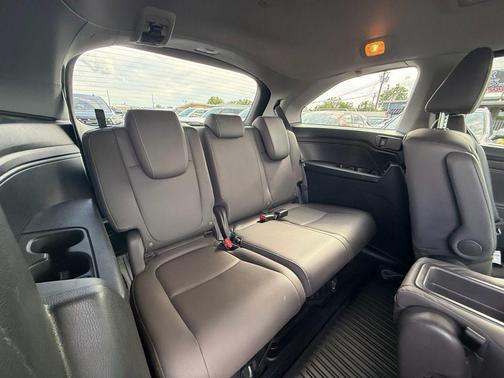 Lunar Silver Metallic 2024 Honda Odyssey EX-L