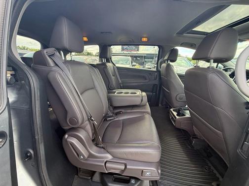 Lunar Silver Metallic 2024 Honda Odyssey EX-L