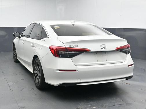 Platinum White Pearl 2022 Honda Civic EX
