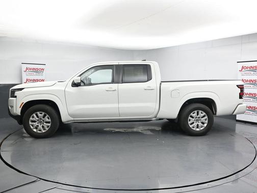 Glacier White 2022 Nissan Frontier SV