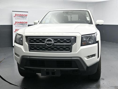 Glacier White 2022 Nissan Frontier SV