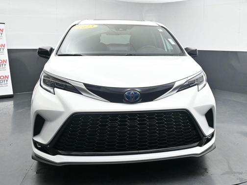 2023 Toyota Sienna XSE 7 Passenger