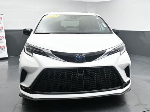 2023 Toyota Sienna XSE 7 Passenger