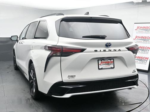 2023 Toyota Sienna XSE 7 Passenger