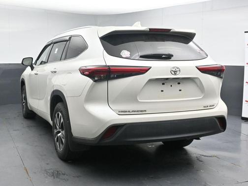 Blizzard Pearl 2021 Toyota Highlander XLE