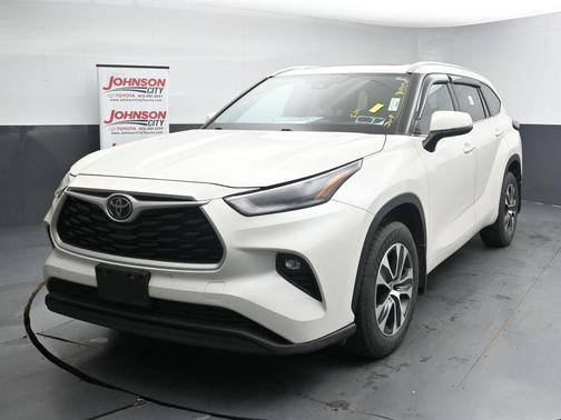 Blizzard Pearl 2021 Toyota Highlander XLE