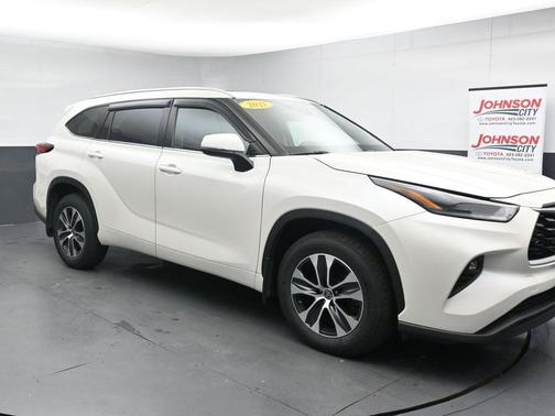 Blizzard Pearl 2021 Toyota Highlander XLE