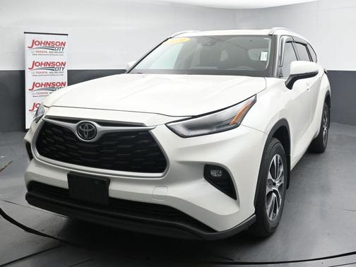 Blizzard Pearl 2021 Toyota Highlander XLE