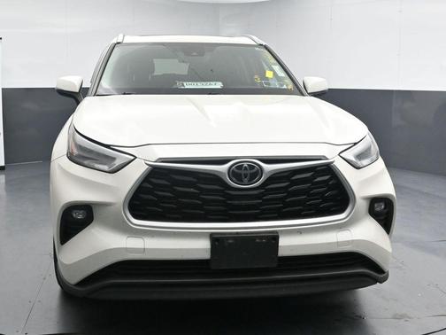 Blizzard Pearl 2021 Toyota Highlander XLE
