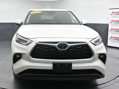 Blizzard Pearl 2021 Toyota Highlander XLE