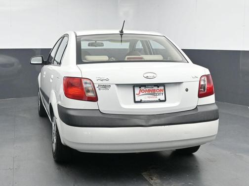 Clear White 2008 Kia Rio LX