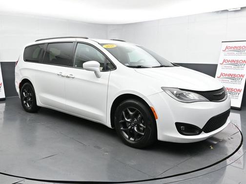 2020 Chrysler Pacifica Touring-L Plus