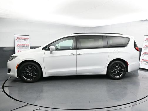 2020 Chrysler Pacifica Touring-L Plus